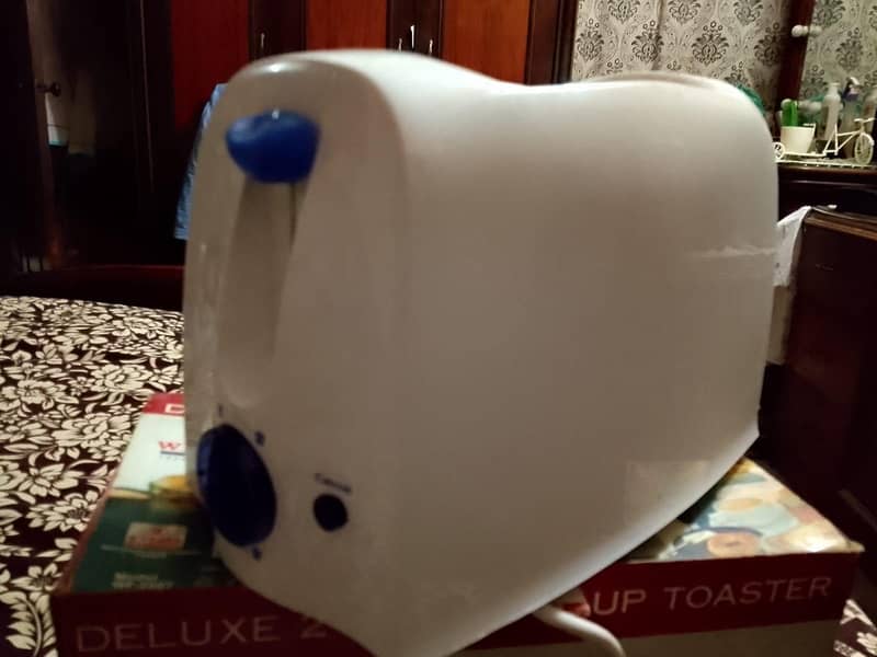 Toaster slice pop up 1