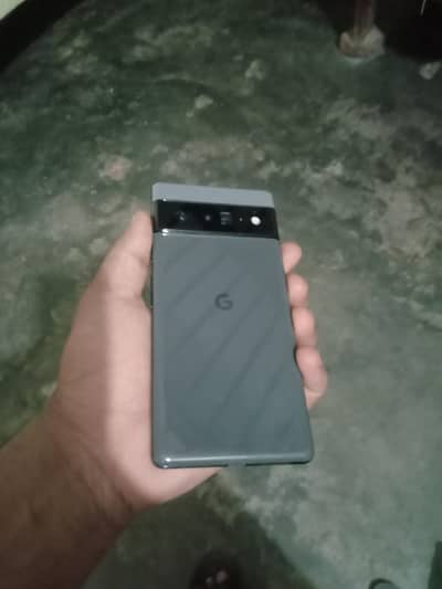 I am selling my pixel  6pro. penal  change+dot