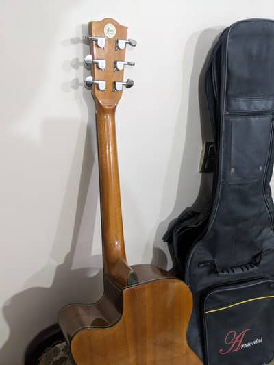 Acoustic branded Guitar with Padded bag and picks
