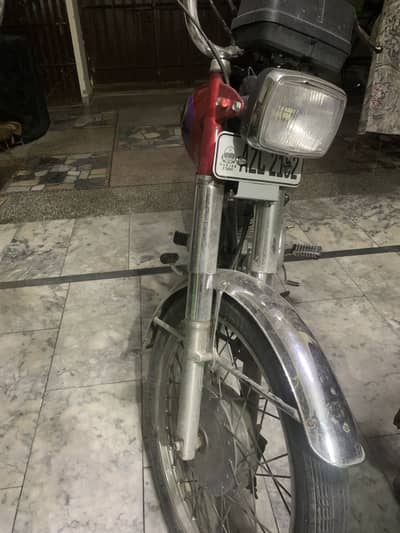 United 125 contect on whatsapp 03015821466