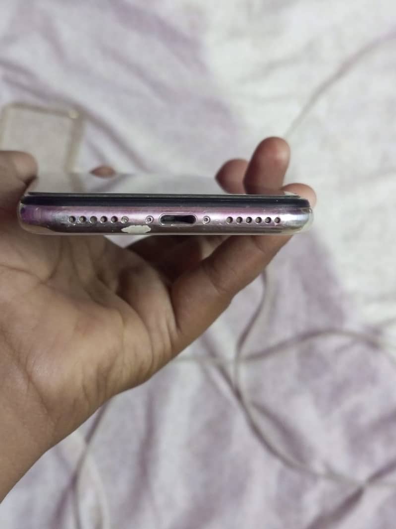 IPHONE X WITHOUT A SINGLE SCRATCH 1