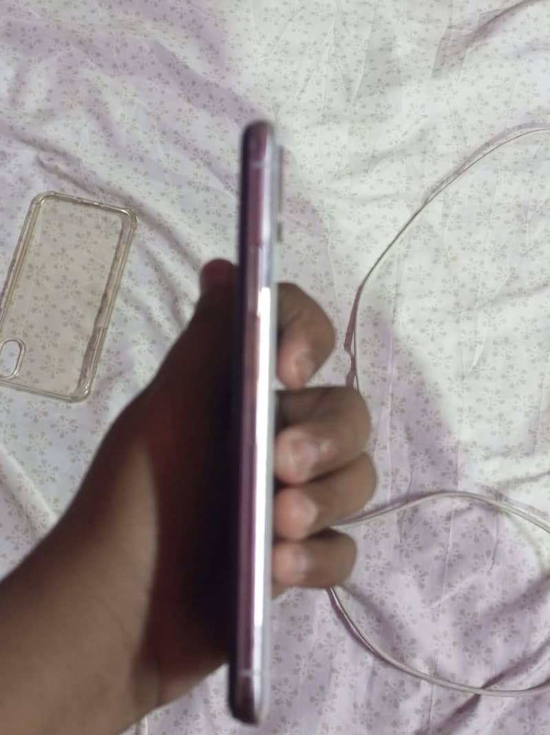 IPHONE X WITHOUT A SINGLE SCRATCH 2