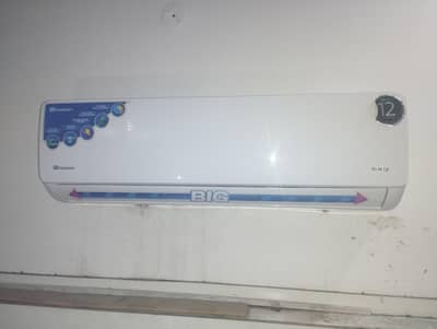 Dawlance 1.5 Ton Inverter AC  (in running condition) is for sale