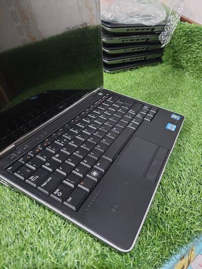 core i3 3th generation  4GB Ram 128 SSD GB 2 ghante timing