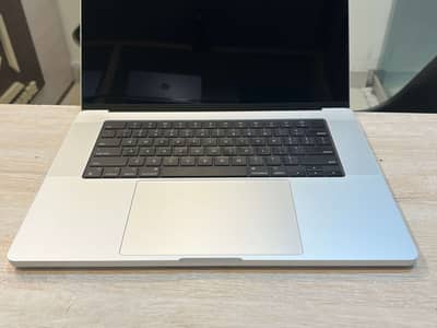 Apple MacBook M4 Max Pro 2024 48GB 1TB 16 inch Silver A3186 BH 100%