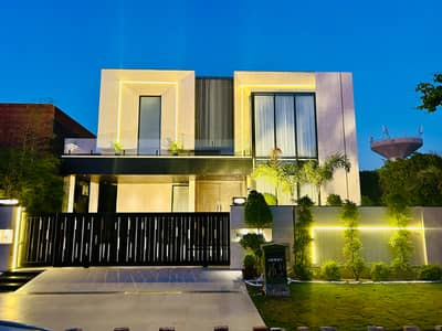 10 MARLA BRAND NEW HOUSE TOP LOCTION NEAR TO PARK NEAR TO DEFANCE RAYA