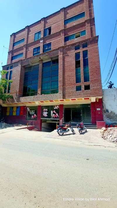 0321 86 10 688 Hot location Building 1st 2nd 3rd 4th floor available for rent floor wise alag b mil sakty hn aur akthy b mil jien gy