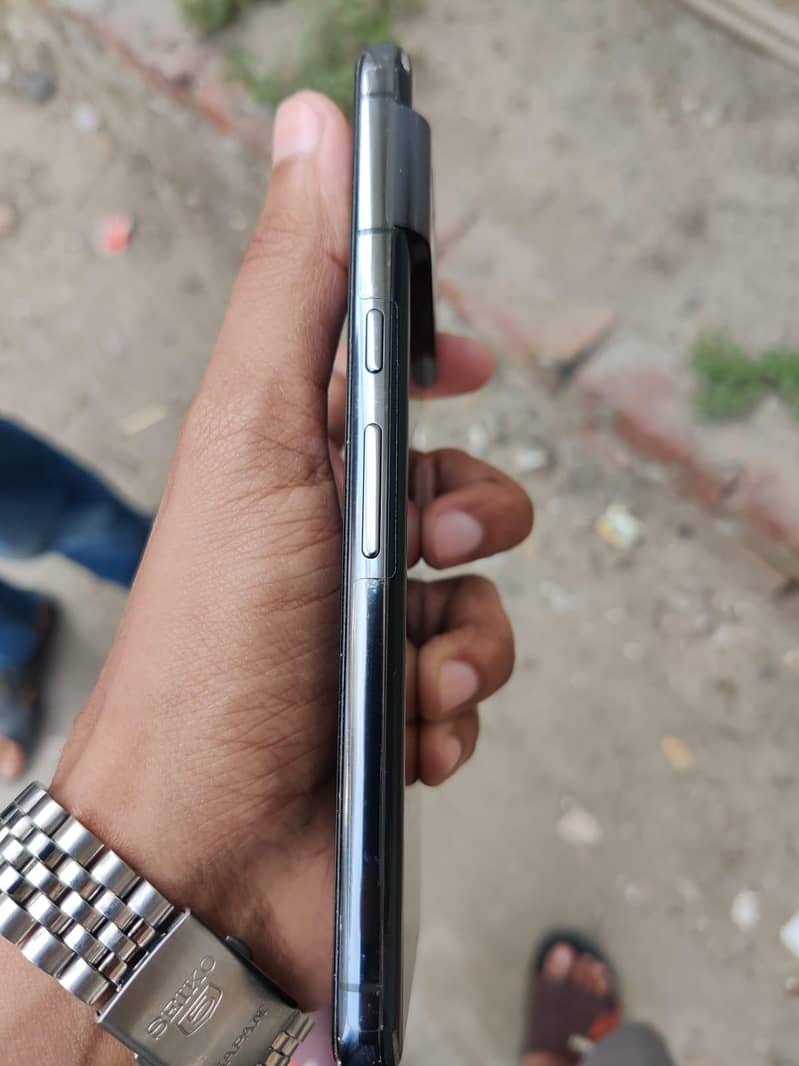 Google pixel 8 pro 2