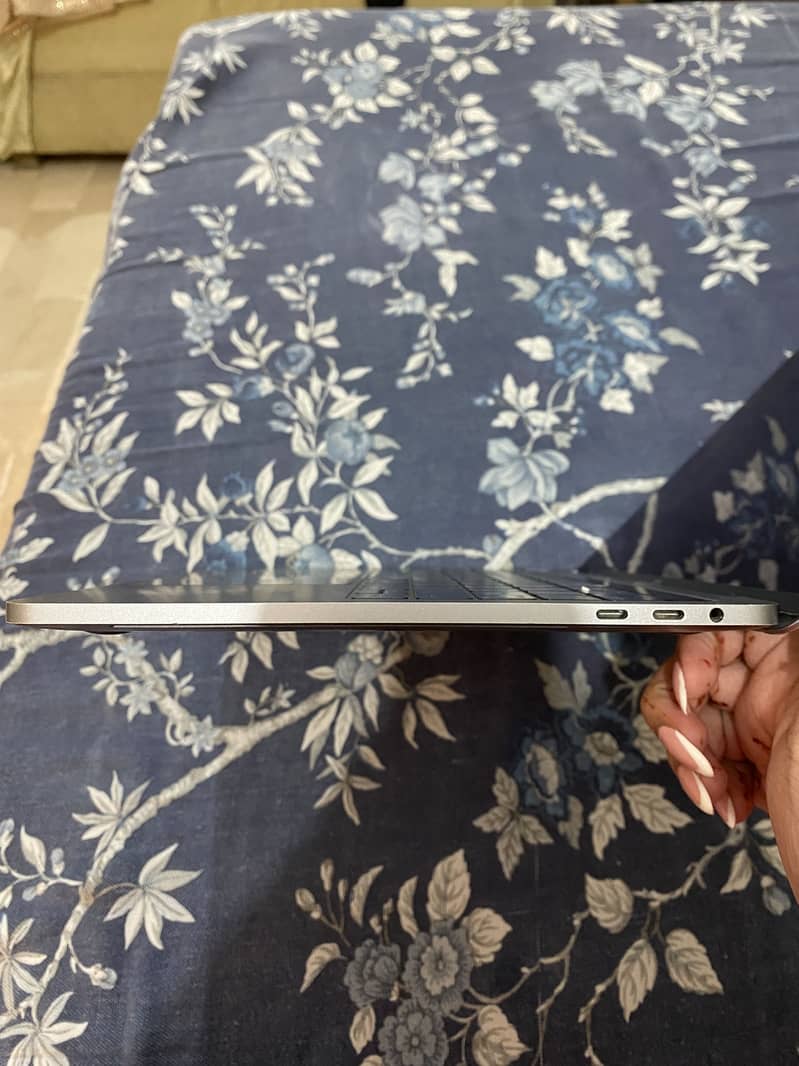 MacBook Pro 2016 13-Inch 7