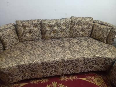 Comfortable 5 Seater Sofa Set in Neat & Clean Condition