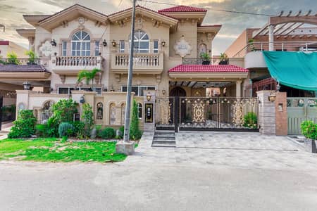 Royal Palace Living Grand 10 Marla Luxury House in DHA Phase 8 Ex Air Avenue Lahore