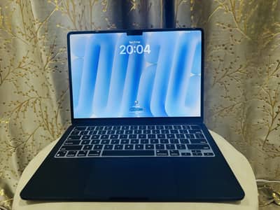 MacBook M3 Air, With Box And Charger