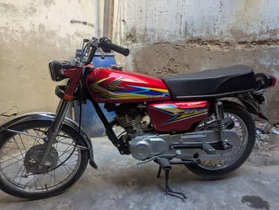 Honda 125 karachi 2019 model.         03171088624