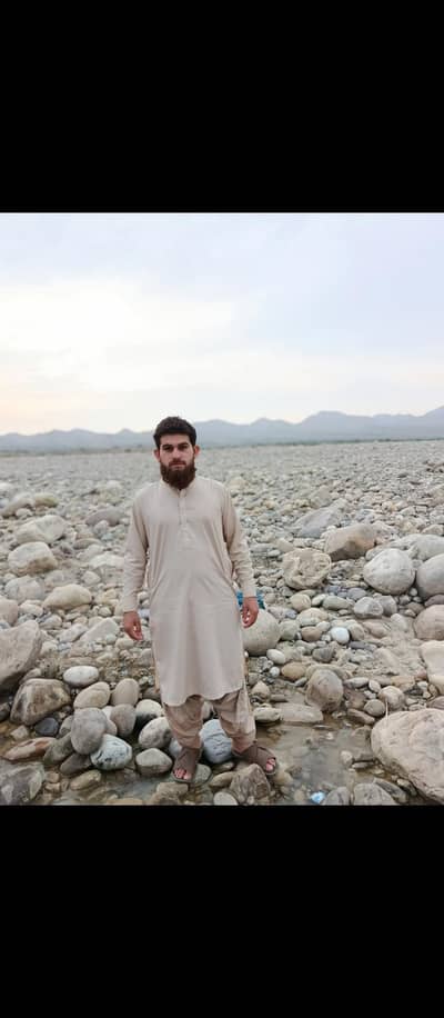 سموسے، پکوڑے اور چپس بنانے والا کاریگر دستیاں