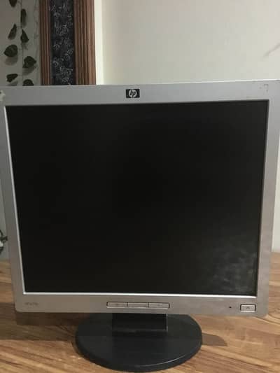 pc monitor/screen 75 hz display 15 inch good condition price not negot