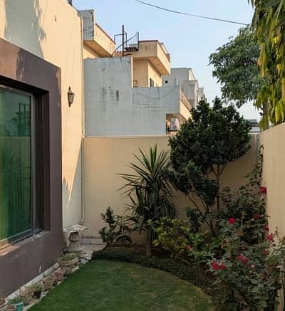 10 Marla House For sale In Lahore