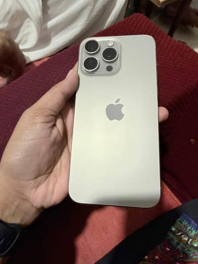 Iphone 15 Pro max  256gb display change