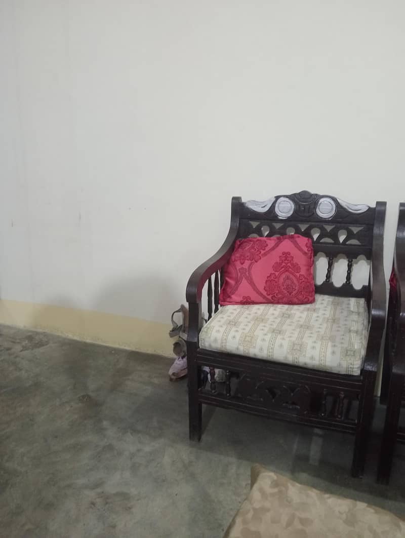 good condition sofa set 3