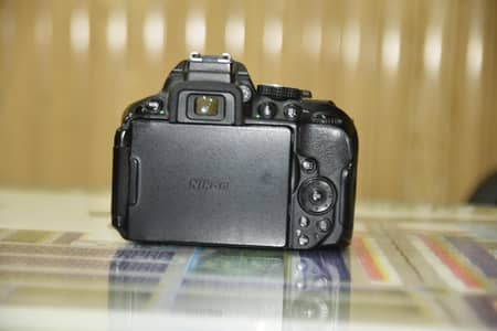 d5300 with 18-55mm lens and box