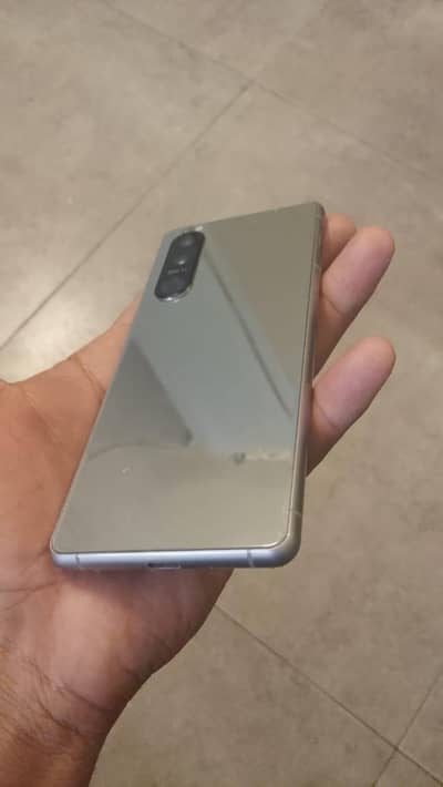 10 by 10 condition all ok 8/128 change possible with iPhone