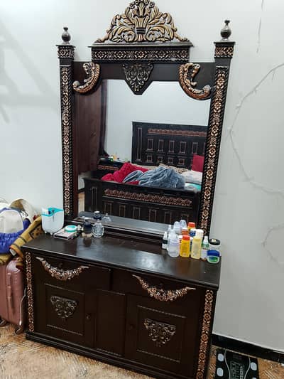 Dressing table