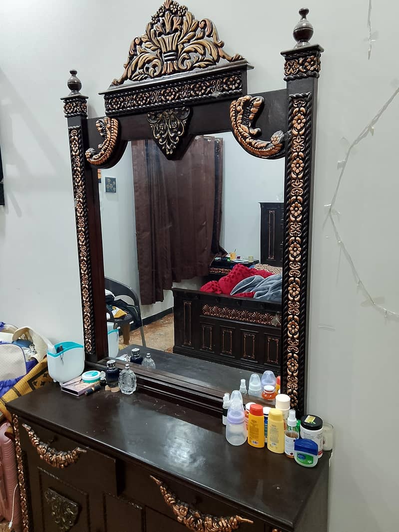 Dressing table 3