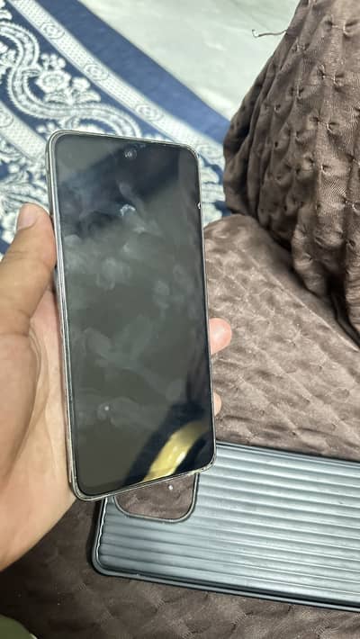 Used hai 4 month used only best phone hai