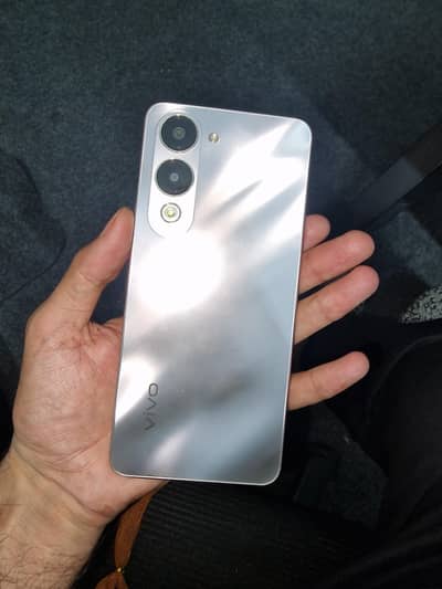 4+4 128 11month warnty left set with orgnal fast chrger