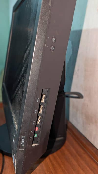 contact on WhatsApp and sim calls