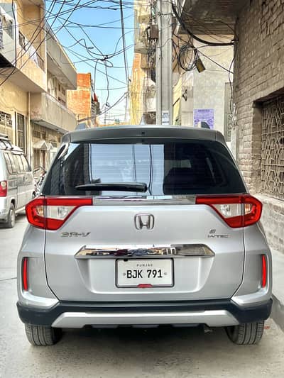 BrV for RenT wiTh Driver