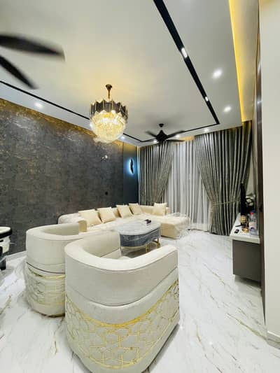  Beautiful House Available for Rent in Bahria Town Lahore