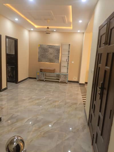 5 Marla Double Kitchen House Available For Rent