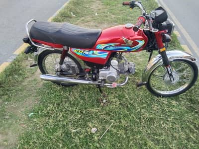 honda 70  bilkul new condition 24 model  thori chali ha