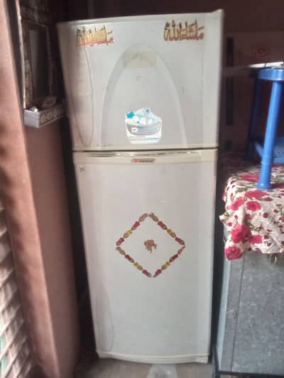 5 sal pehly Lia tha garente card pas ha. r gas leak ho Gy ha.