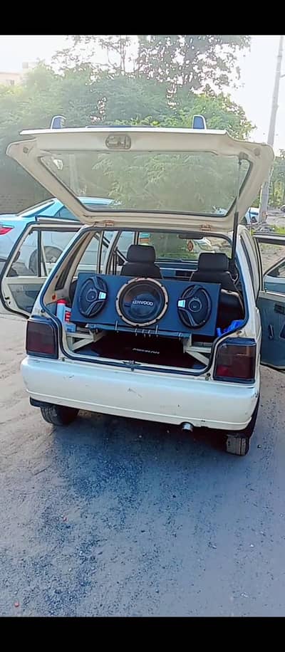 Kenwood big speakers With Amplifier.