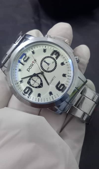 NEW DESIGN METAL WATCH .