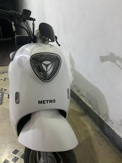 metro M6 scooty urgent sale