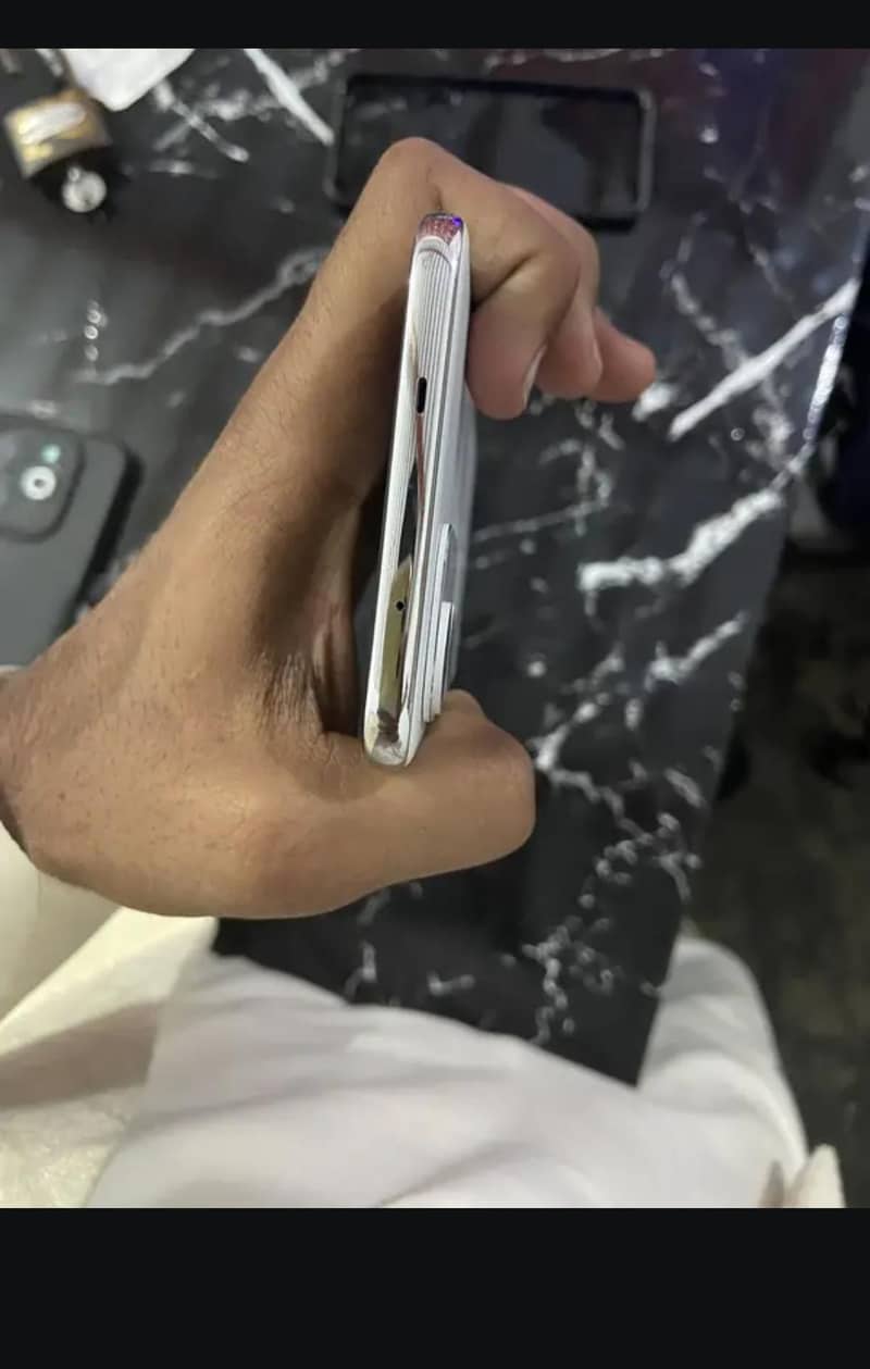 (Condition): 10/10 (بالکل صاف، کوئی اسکریچ یا ڈینٹ نہیں) 6