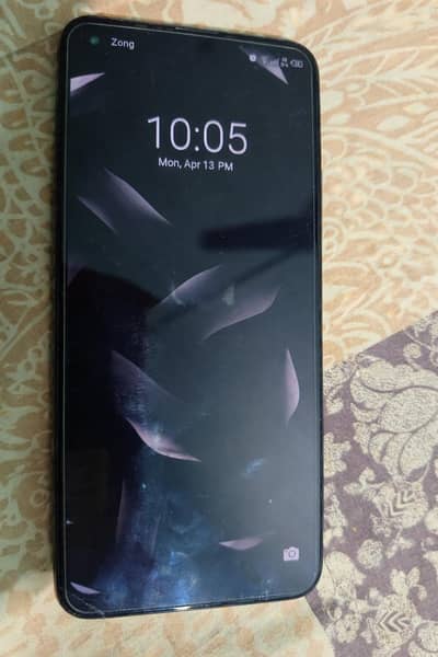 RAM 4 GB, ROM 128 GB. GOOD OFFER, FAIR PRICE.