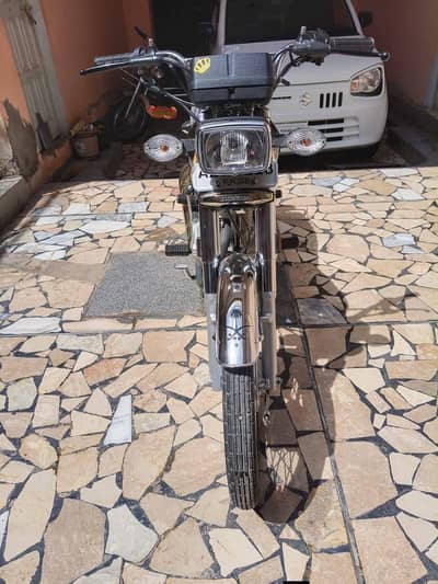 Honda 125 Golden Special edition Model. 2025 Price:280K