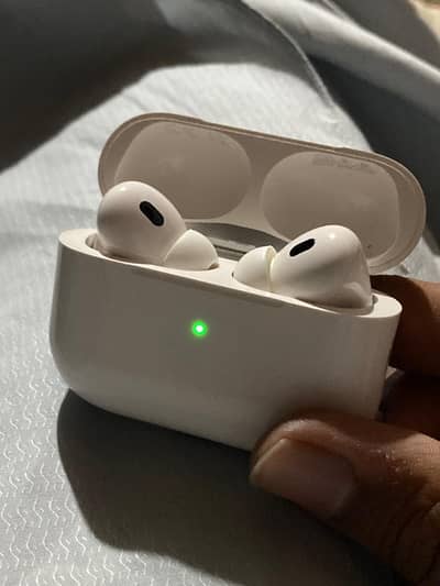 Apple AirPods Pro (2nd Gen) – Lightning