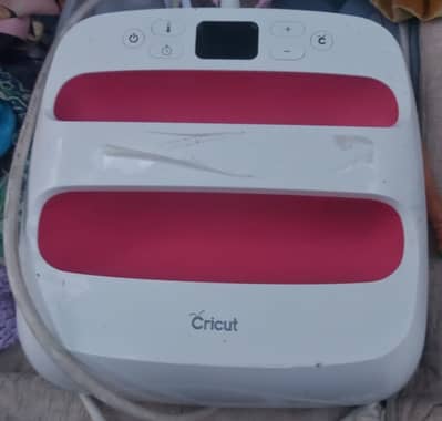Cricut EasyPress 2 machine