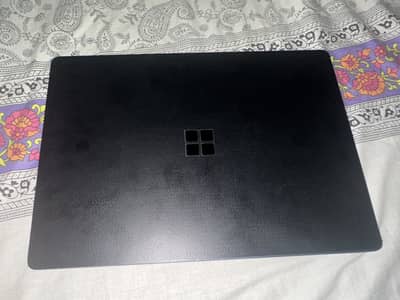 MICROSOFT SURFACE LAPTOP 10/10 CONDITION