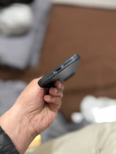 I phone 15 pro max. Non pta