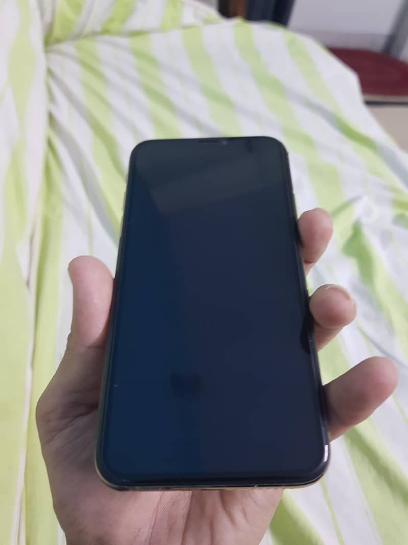 iPhone Xs 0