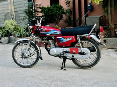 CONTACT Number 03117282301 .      BRAND NEW BIKE SHOWROOM CONDITION