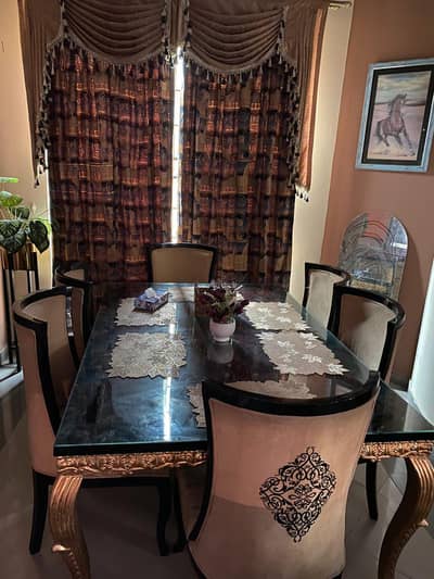 6 pair chairs with Dining Table condition 10/10