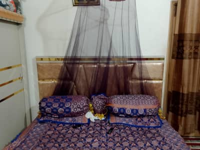 Modern Bedroom Furniture Set for Sale – Excellent Condition