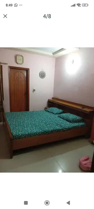I m selling my bedroom set . .