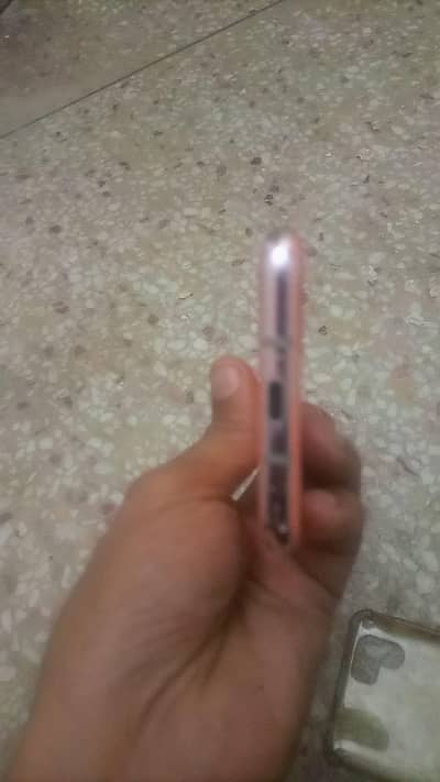 AQUOS R2 non pta 4/64 beast gaming device 60fps